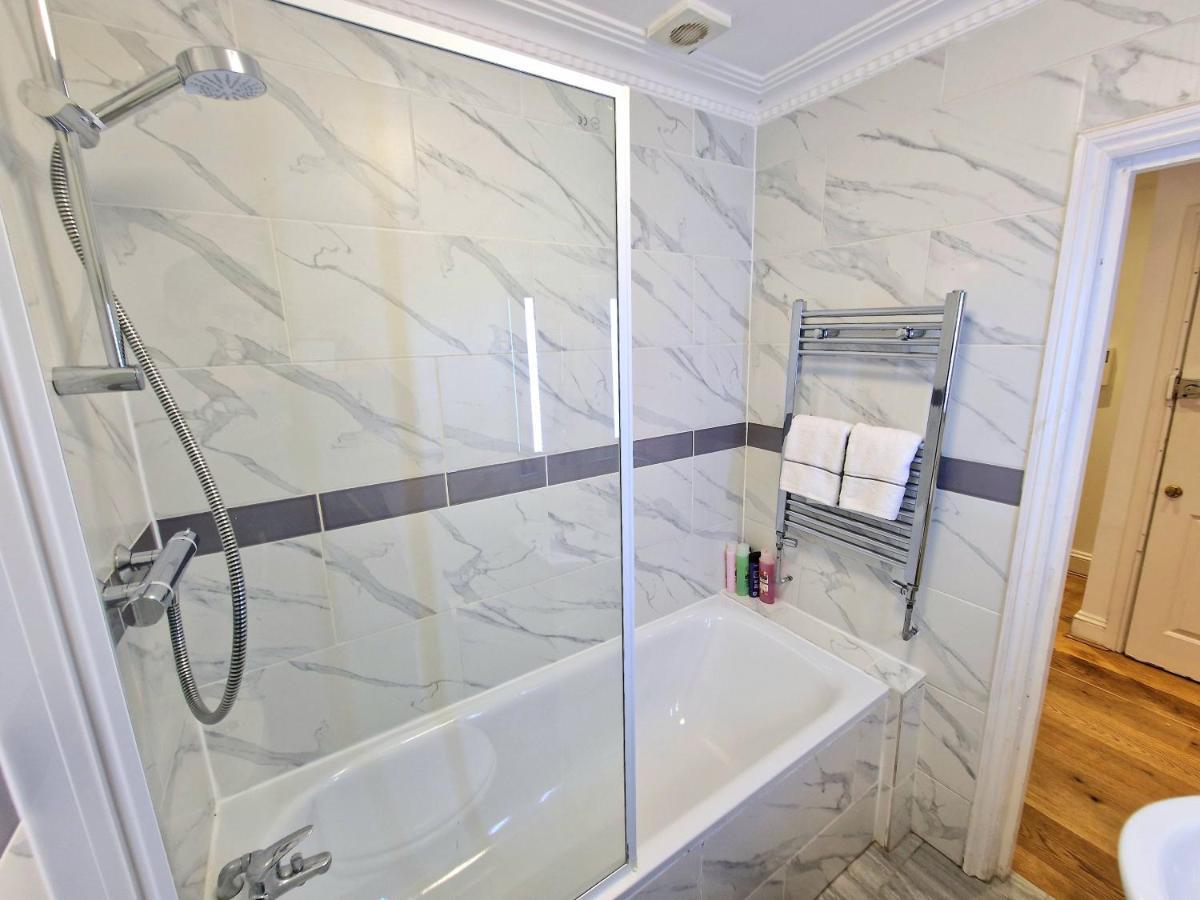 Cosy Home In Kensington - Great Location! 3 Minutes Walk To Earl'S Court Station Londra Exterior foto