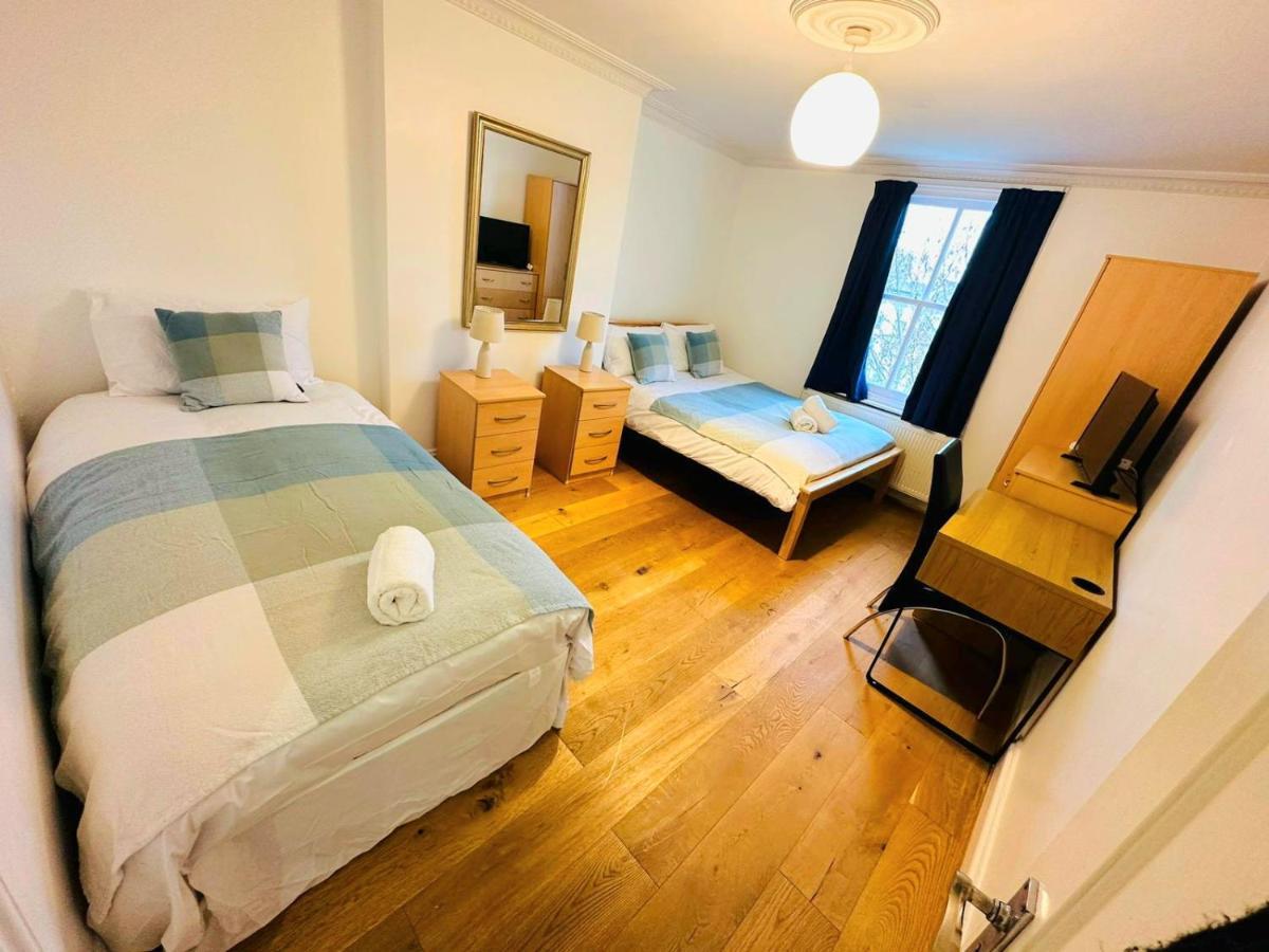 Cosy Home In Kensington - Great Location! 3 Minutes Walk To Earl'S Court Station Londra Exterior foto