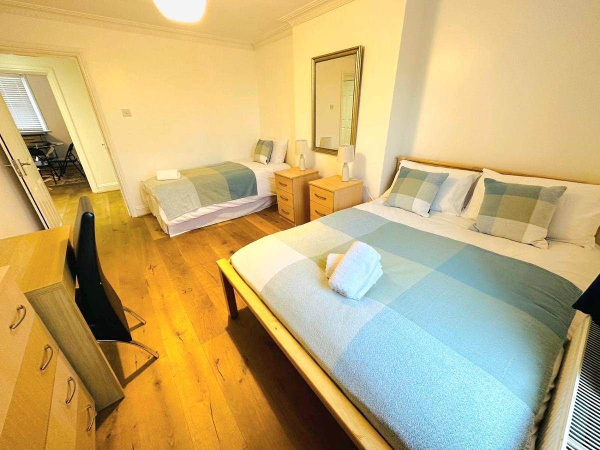 Cosy Home In Kensington - Great Location! 3 Minutes Walk To Earl'S Court Station Londra Exterior foto