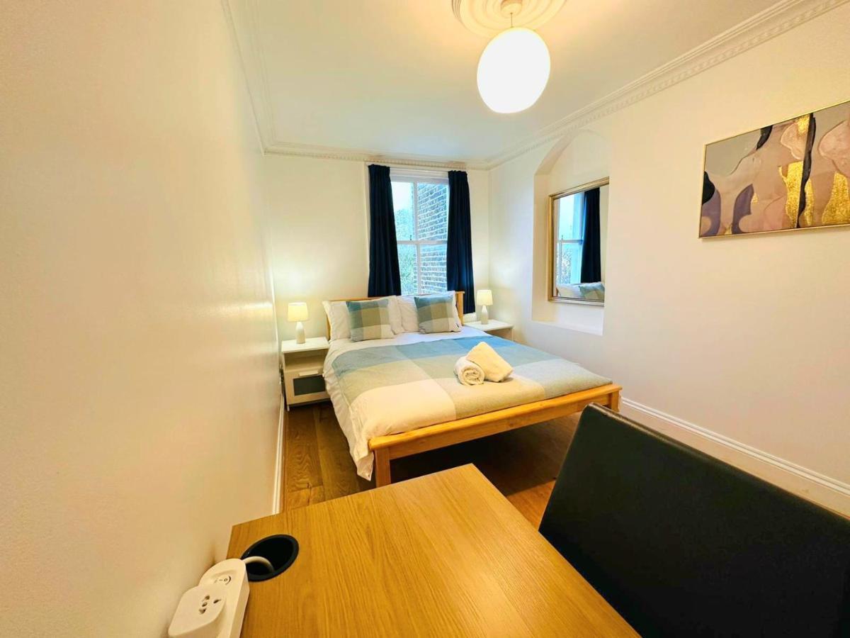 Cosy Home In Kensington - Great Location! 3 Minutes Walk To Earl'S Court Station Londra Exterior foto