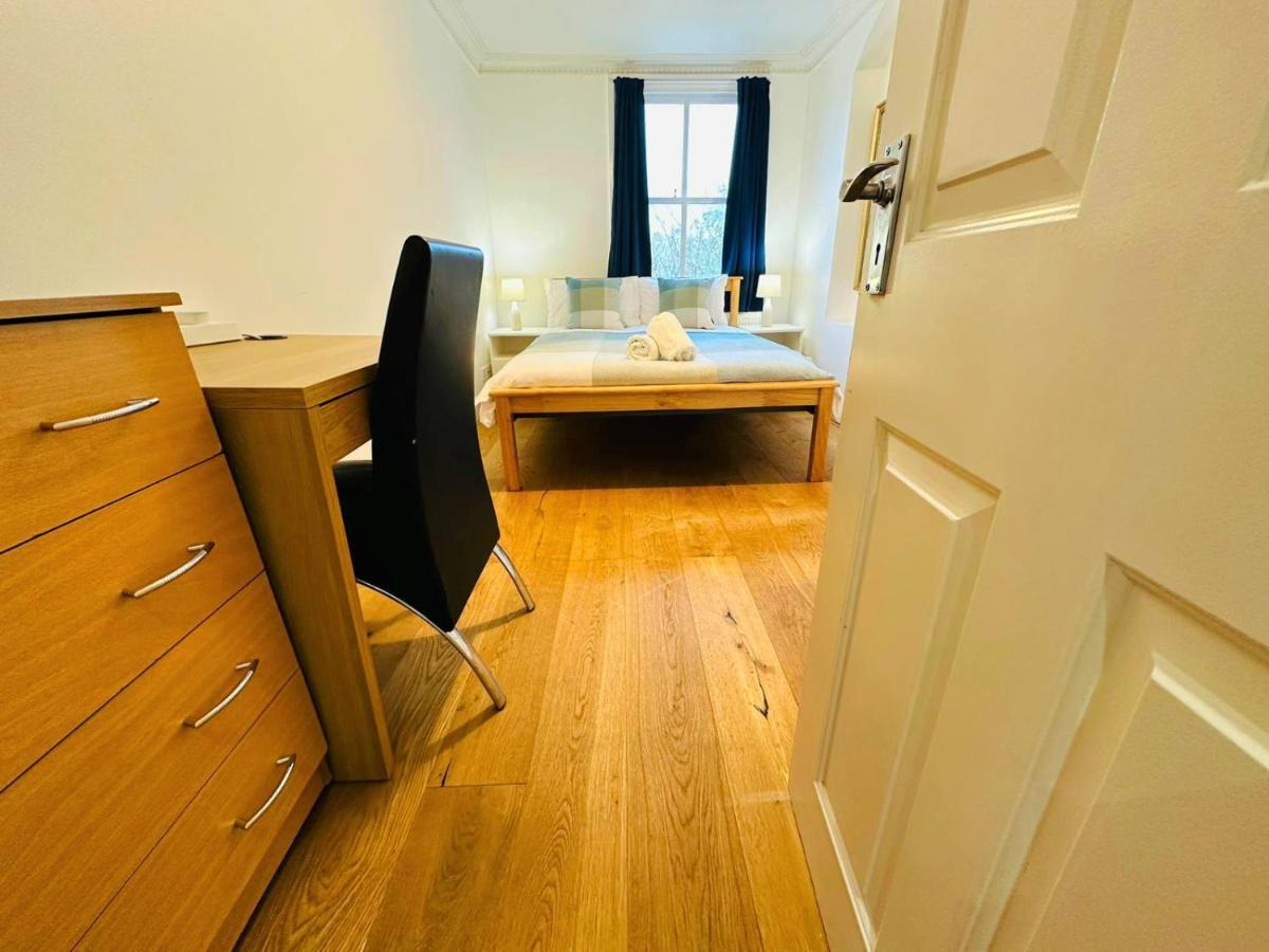 Cosy Home In Kensington - Great Location! 3 Minutes Walk To Earl'S Court Station Londra Exterior foto