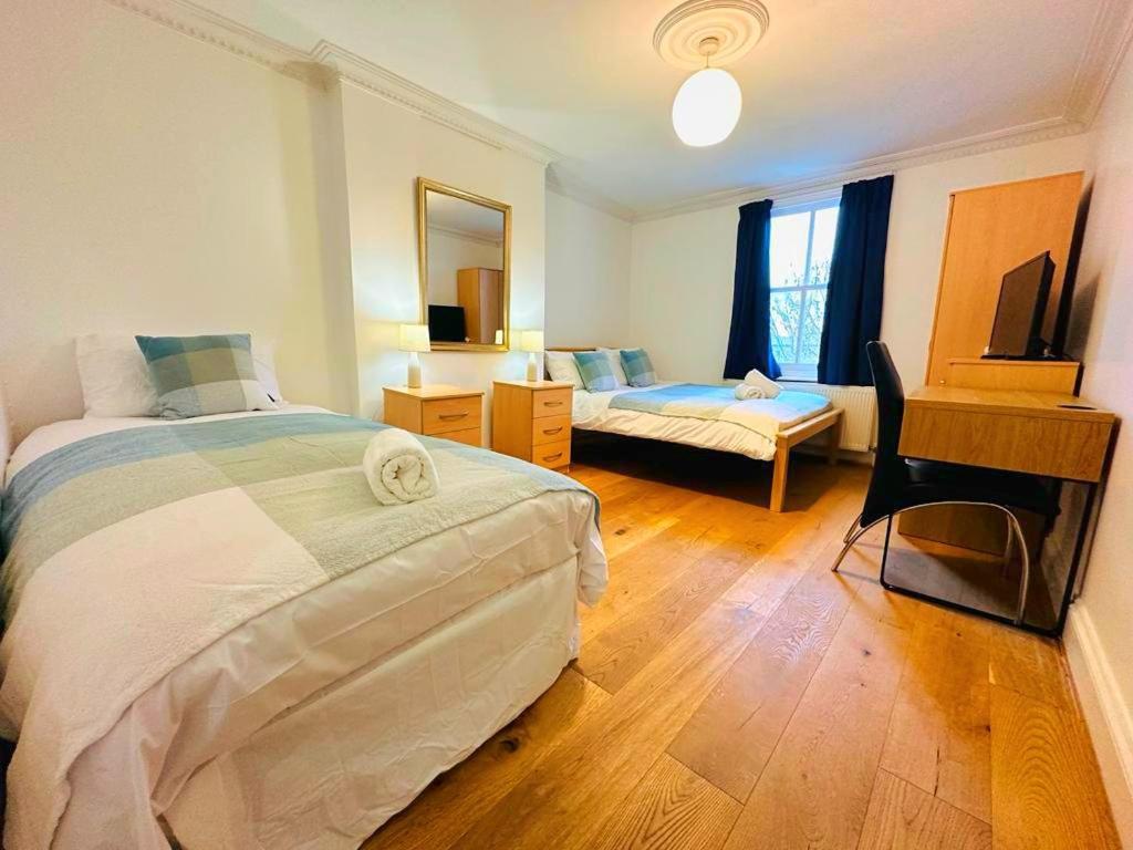 Cosy Home In Kensington - Great Location! 3 Minutes Walk To Earl'S Court Station Londra Exterior foto