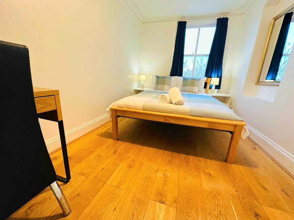 Cosy Home In Kensington - Great Location! 3 Minutes Walk To Earl'S Court Station Londra Exterior foto