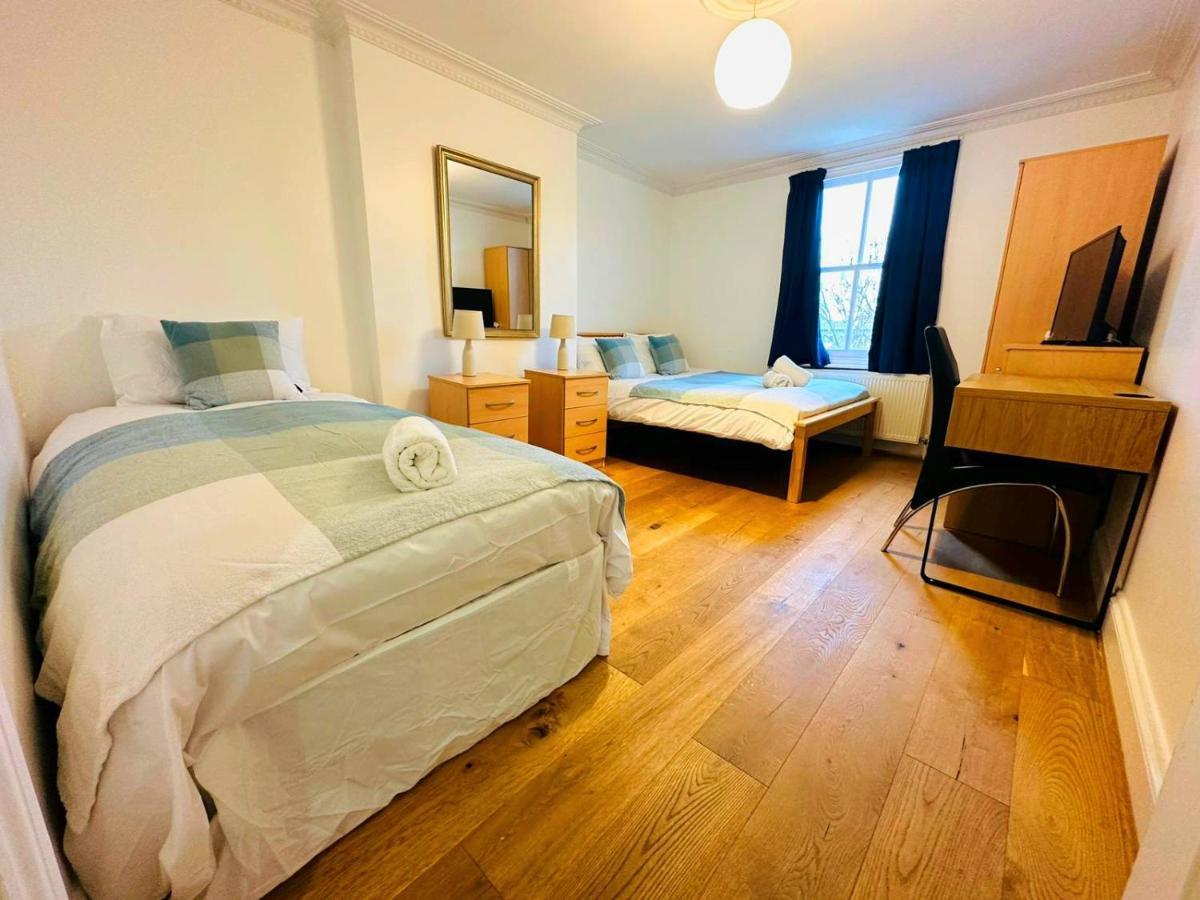 Cosy Home In Kensington - Great Location! 3 Minutes Walk To Earl'S Court Station Londra Exterior foto
