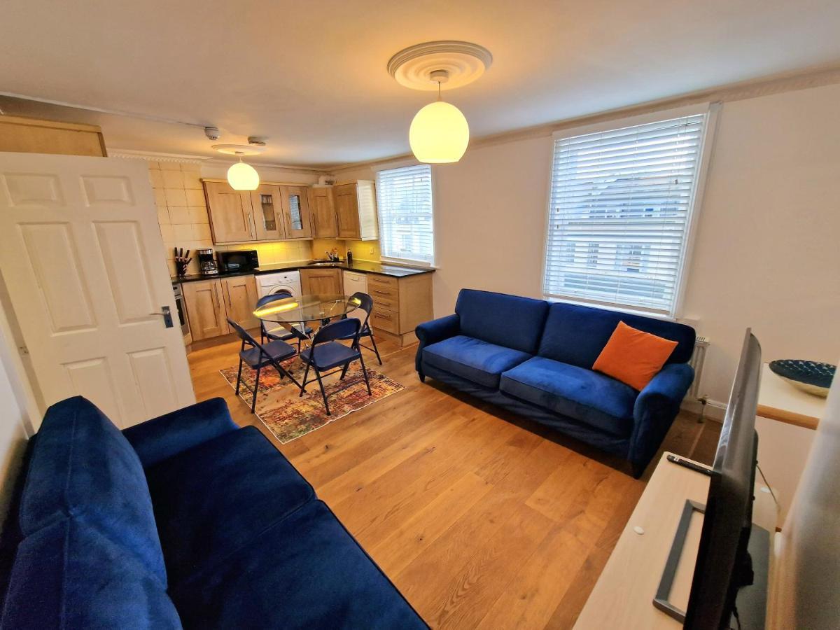 Cosy Home In Kensington - Great Location! 3 Minutes Walk To Earl'S Court Station Londra Exterior foto