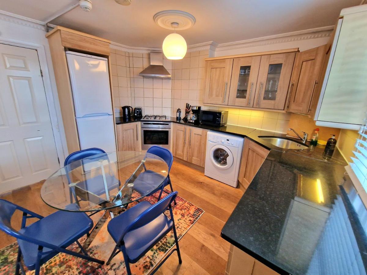 Cosy Home In Kensington - Great Location! 3 Minutes Walk To Earl'S Court Station Londra Exterior foto